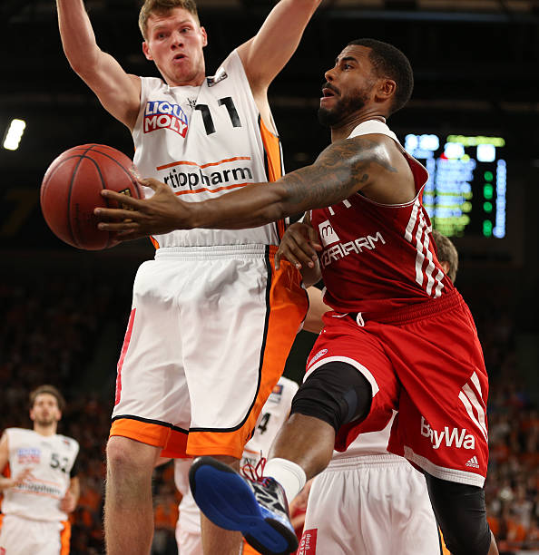 是詹姆斯能 是詹姆斯能