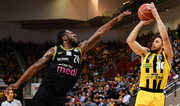 弱侧未拉开 弱侧未拉开